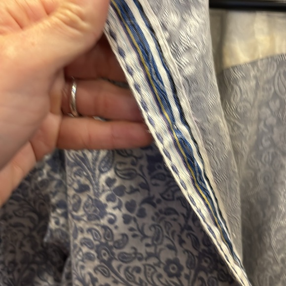 Robert Graham paisley/floral button down shirt. Lg - Picture 5 of 6